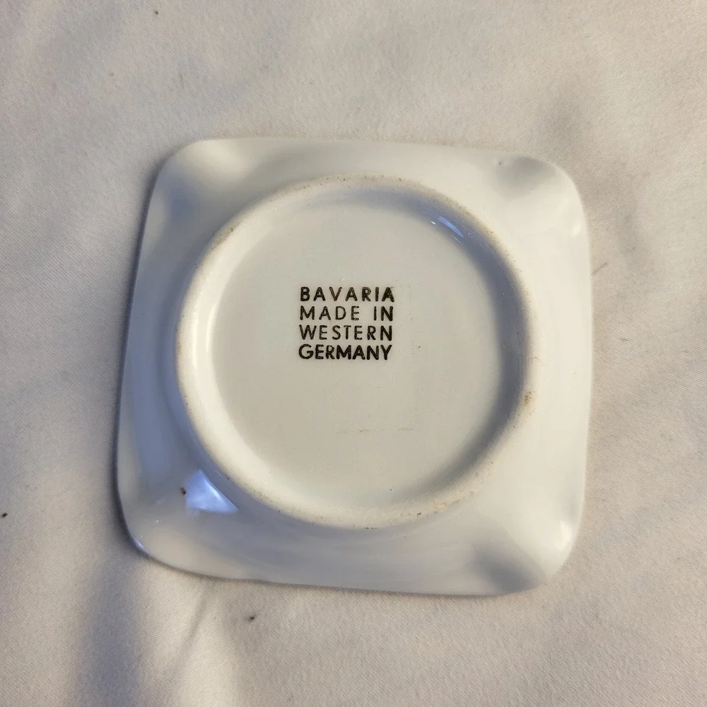 London Coat of Arms Glass  Ashtray 3